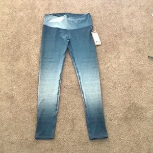 Niyama Sol Dip Dye Celestite Barefoot Leggings